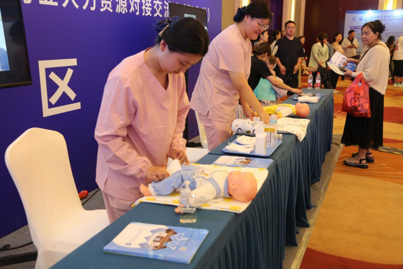 第二屆京津冀家政人力資源對(duì)接交流活動(dòng)現(xiàn)場(chǎng)。河北省人力資源和社會(huì)保障廳供圖